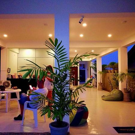 Eden Blue Hikkaduwa Hotel Exterior foto