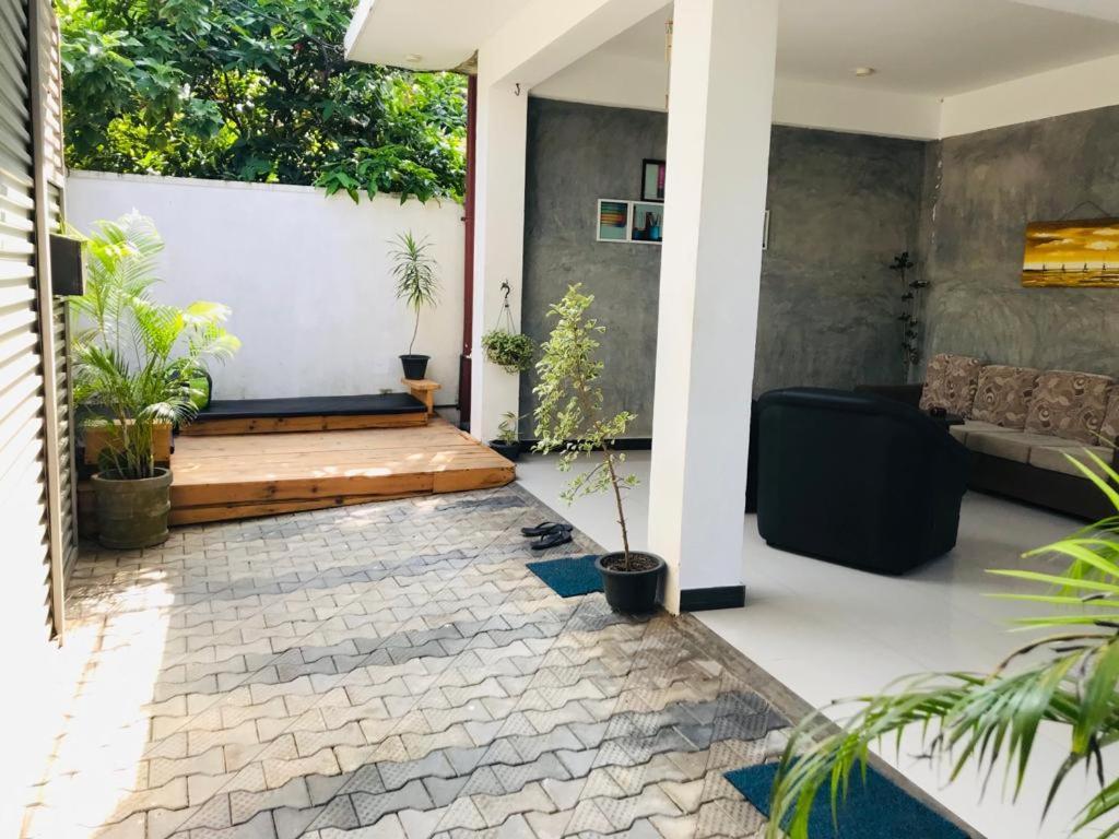 Eden Blue Hikkaduwa Hotel Exterior foto