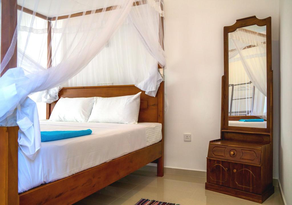 Eden Blue Hikkaduwa Hotel Exterior foto