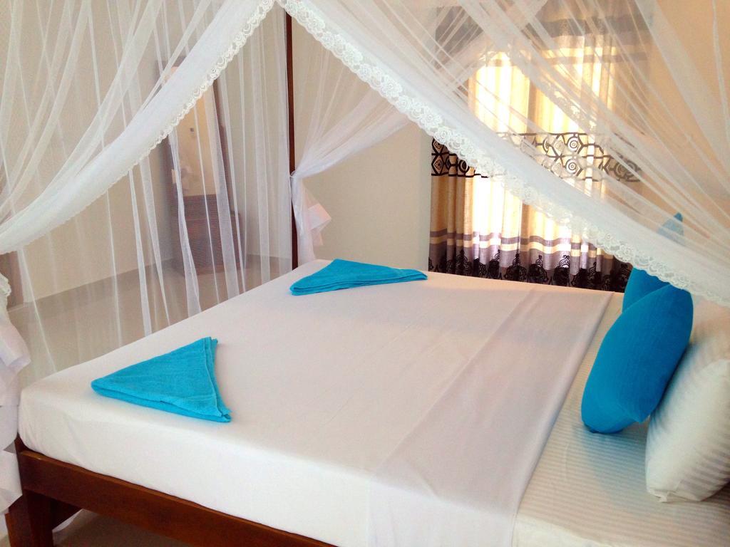 Eden Blue Hikkaduwa Hotel Exterior foto