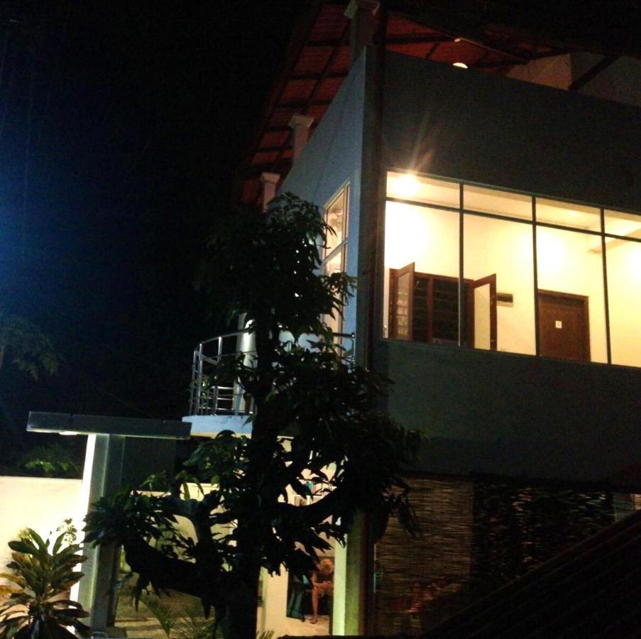 Eden Blue Hikkaduwa Hotel Exterior foto